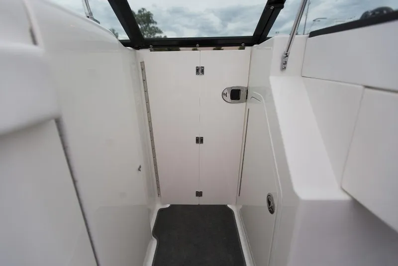 Slide: The Image of Sea Ray 270 Sundeck 2016 - 43