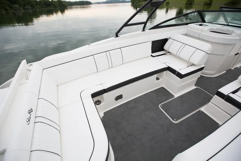 Slide: The Image of Sea Ray 270 Sundeck 2016 - 38