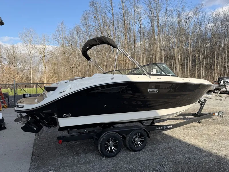 Slide: The Image of Sea Ray SDX 230 2026 - 2