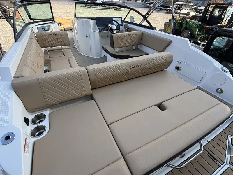 Slide: The Image of Sea Ray SDX 230 2026 - 14