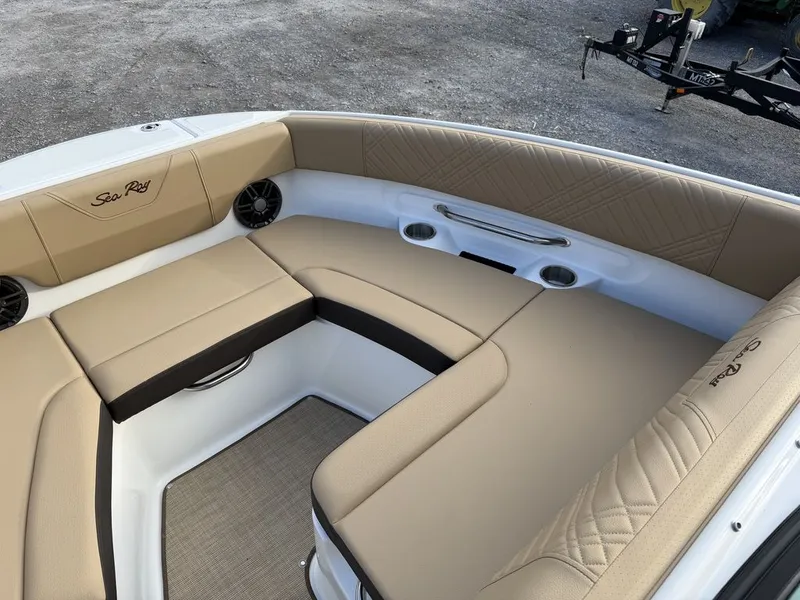 Slide: The Image of Sea Ray SDX 230 2026 - 54