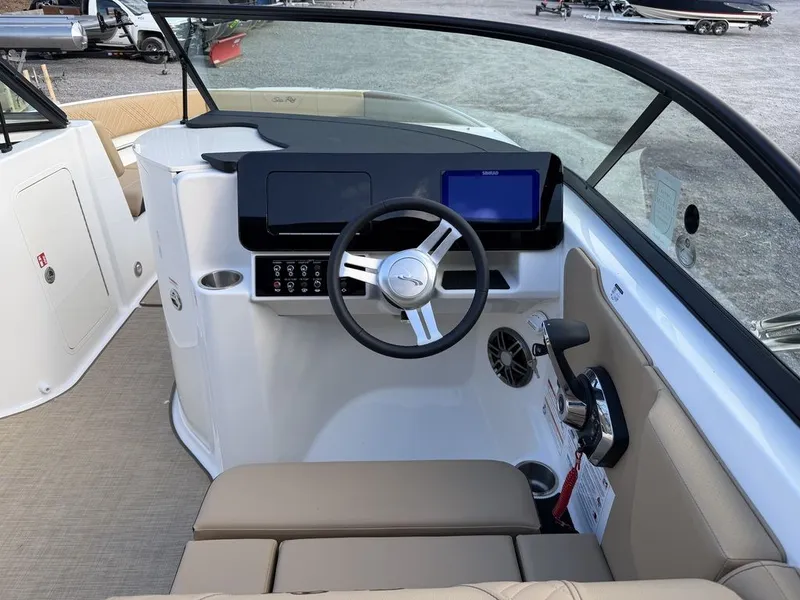 Slide: The Image of Sea Ray SDX 230 2026 - 20
