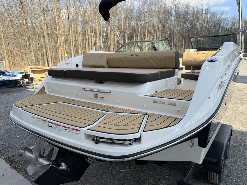 Slide: The Image of Sea Ray SDX 230 2026 - 8
