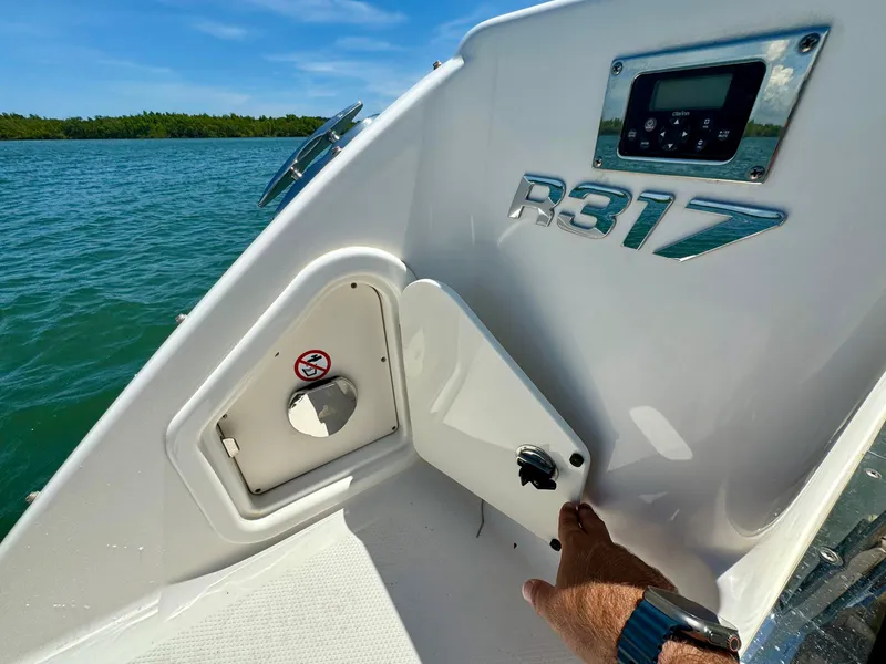 Slide: The Image of Robalo R317 Dual Console 2019 - 12