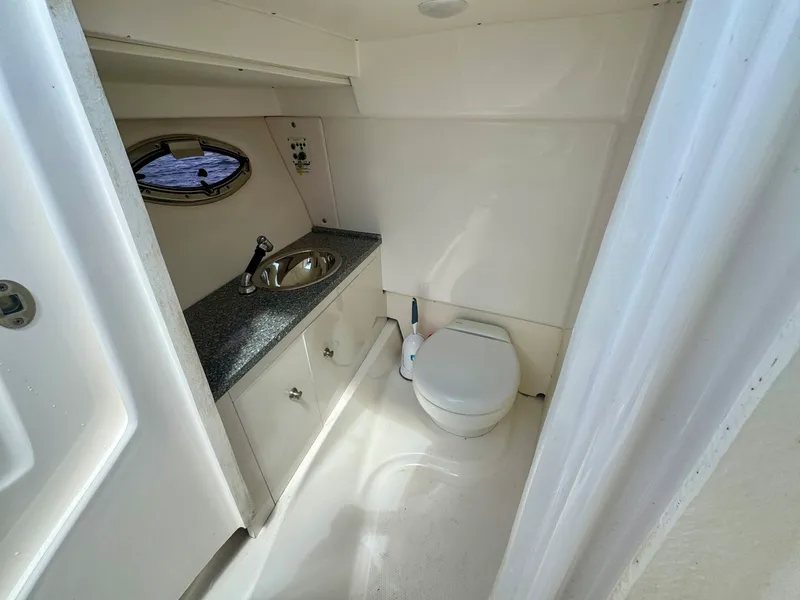 Slide: The Image of Robalo R317 Dual Console 2019 - 17