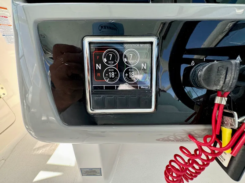 Slide: The Image of Robalo R317 Dual Console 2019 - 28