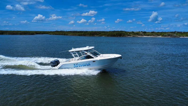 Slide: The Image of Robalo R317 Dual Console 2019 - 31