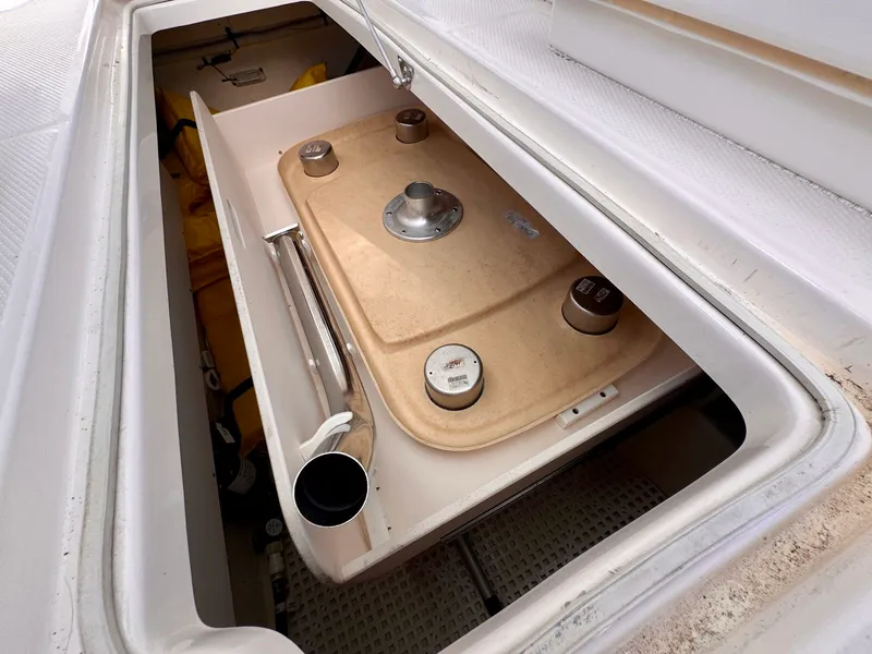 Slide: The Image of Robalo R317 Dual Console 2019 - 47