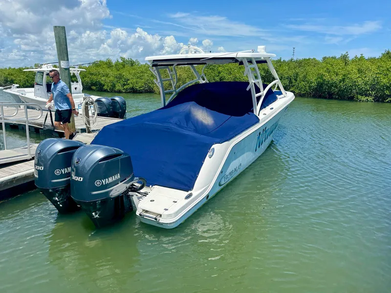 Slide: The Image of Robalo R317 Dual Console 2019 - 54