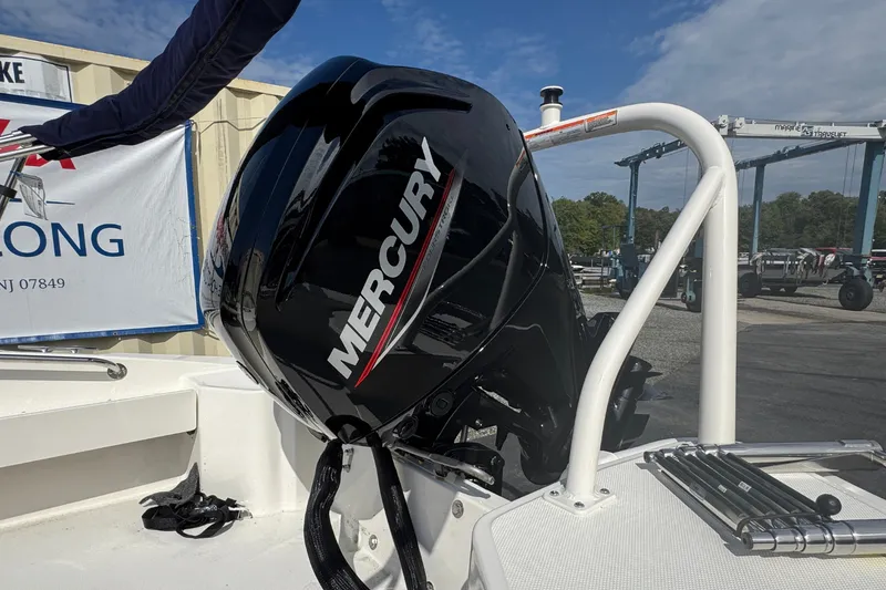 Slide: The Image of Boston Whaler 160 Super Sport 2027 - 9