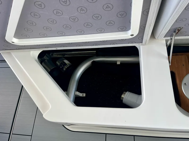 Slide: The Image of Aviara AV40 OB 2023 - 40