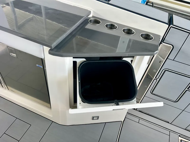Slide: The Image of Aviara AV40 OB 2023 - 44