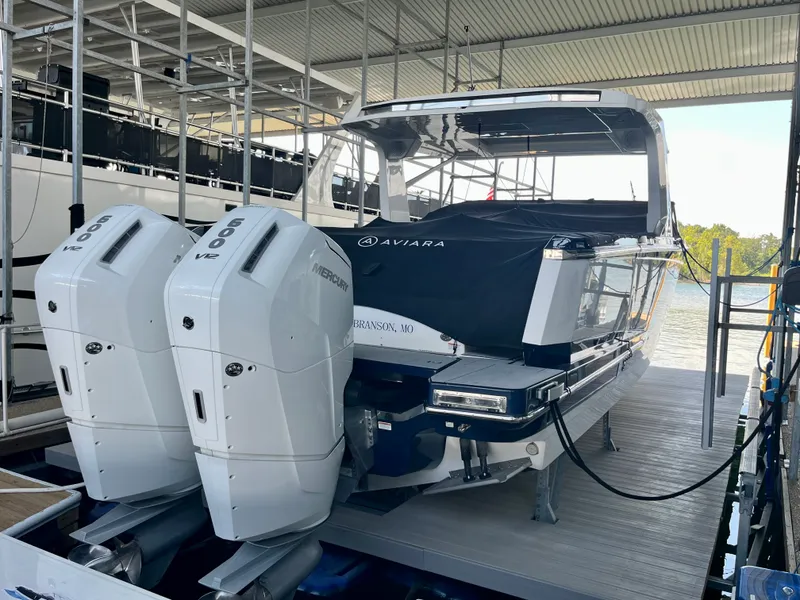 Slide: The Image of Aviara AV40 OB 2023 - 9