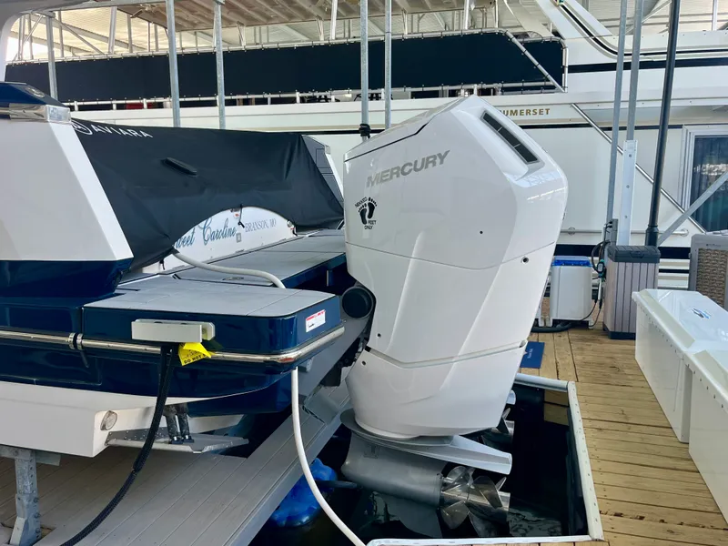 Slide: The Image of Aviara AV40 OB 2023 - 8