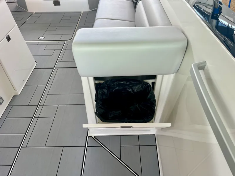 Slide: The Image of Aviara AV40 OB 2023 - 36