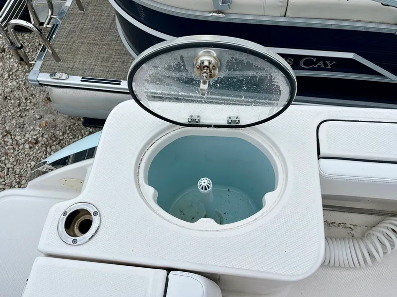 Slide: The Image of Robalo r230 R230-2 2025 - 11