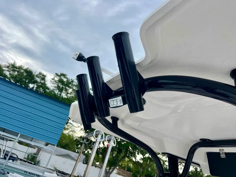 Slide: The Image of Robalo r230 R230-2 2025 - 9