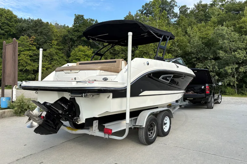 Slide: The Image of Sea Ray 230 SLX 2017 - 1