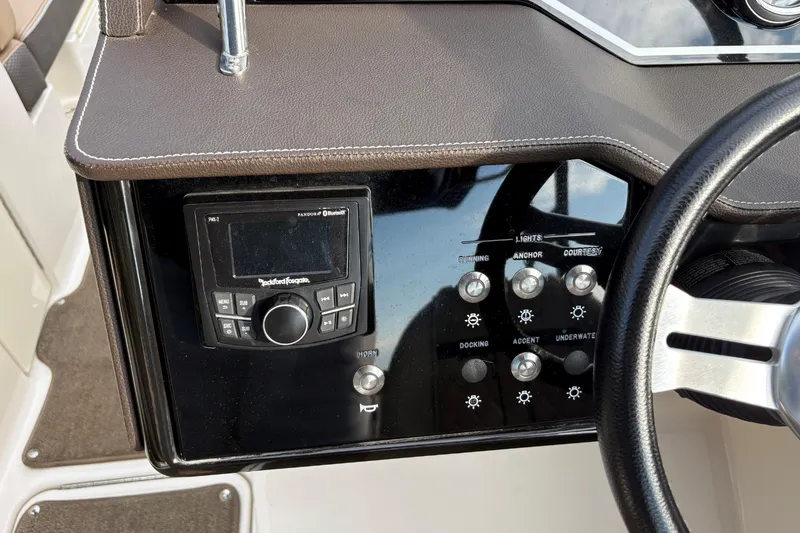 Slide: The Image of Sea Ray 230 SLX 2017 - 11