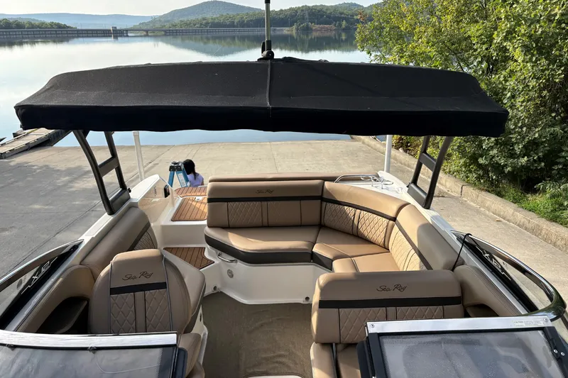 Slide: The Image of Sea Ray 230 SLX 2017 - 8