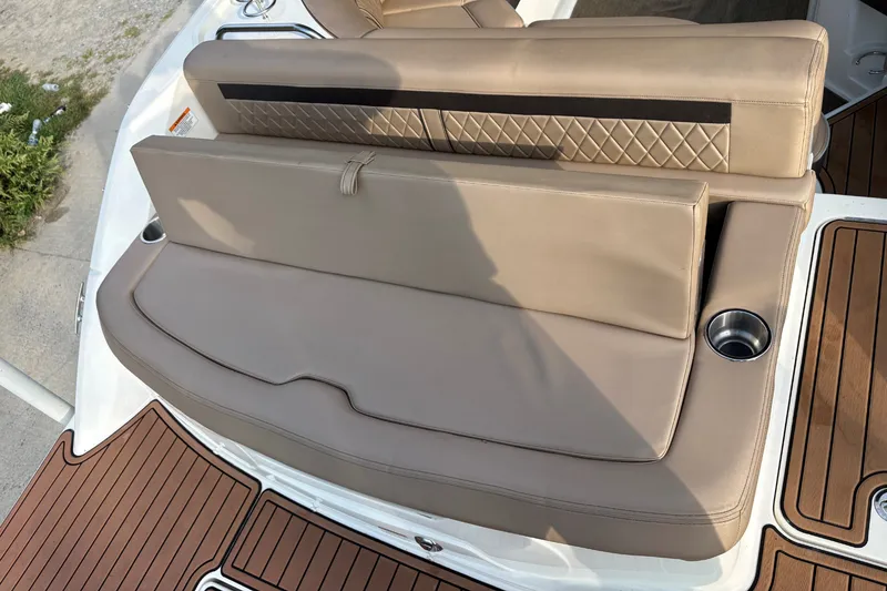 Slide: The Image of Sea Ray 230 SLX 2017 - 4