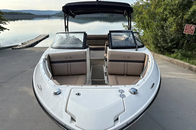 Slide: The Image of Sea Ray 230 SLX 2017 - 15