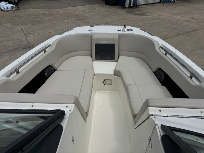 Slide: The Image of Boston Whaler 230 VANTAGE 2017 - 13