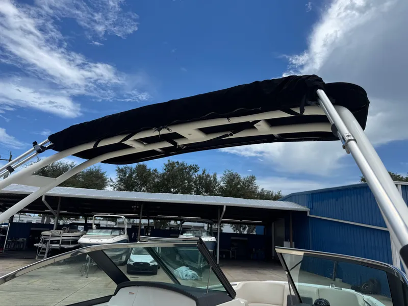 Slide: The Image of Boston Whaler 230 VANTAGE 2017 - 15