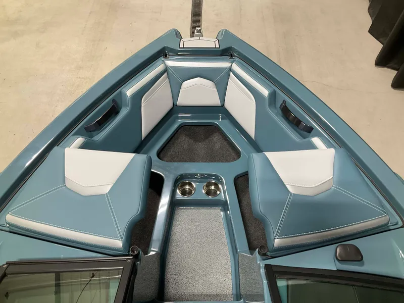 Slide: The Image of Mastercraft Prostar 2025 - 12