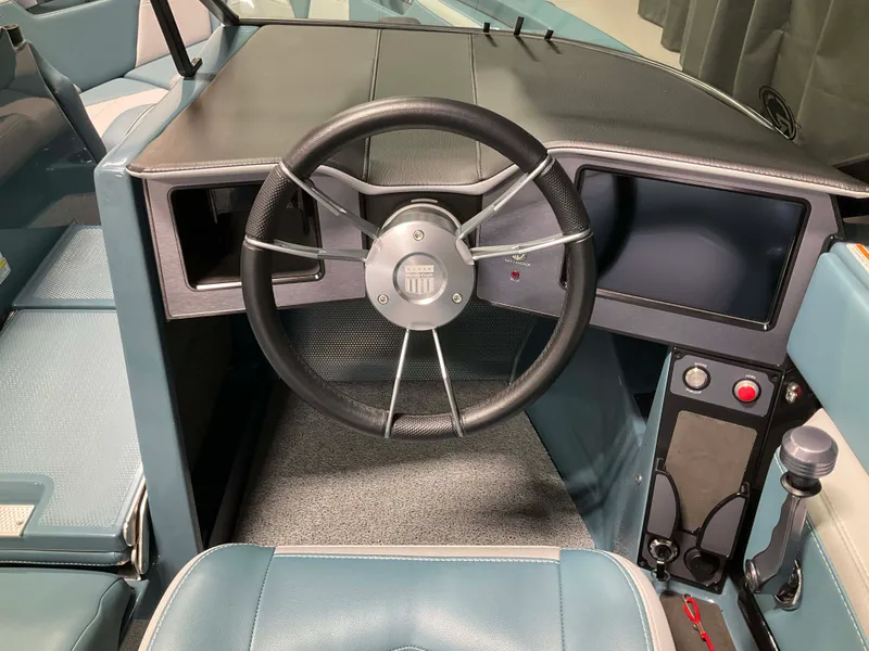 Slide: The Image of Mastercraft Prostar 2025 - 18