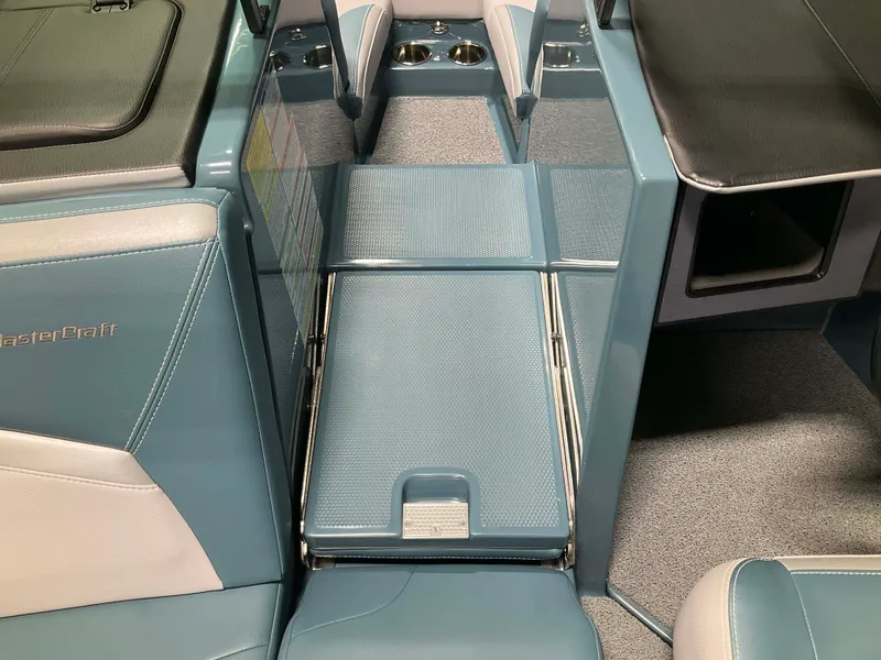Slide: The Image of Mastercraft Prostar 2025 - 19
