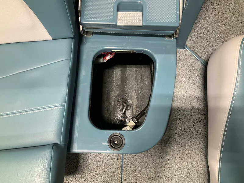 Slide: The Image of Mastercraft Prostar 2025 - 23