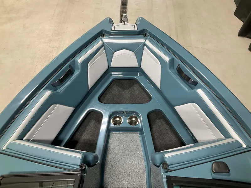 Slide: The Image of Mastercraft Prostar 2025 - 11
