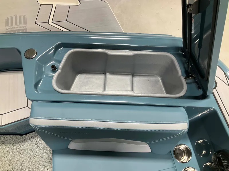 Slide: The Image of Mastercraft Prostar 2025 - 33