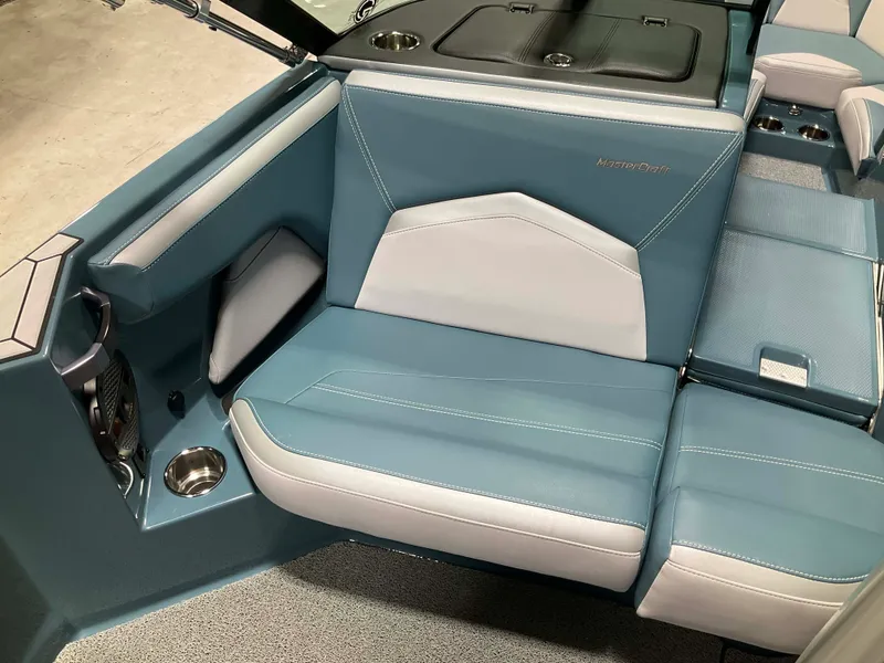 Slide: The Image of Mastercraft Prostar 2025 - 24