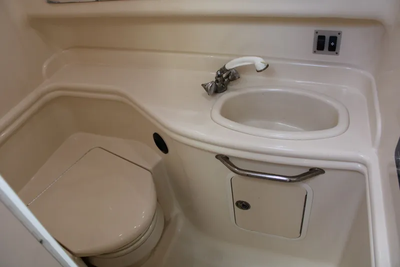Slide: The Image of Sea Ray 340 Sundancer 2005 - 29