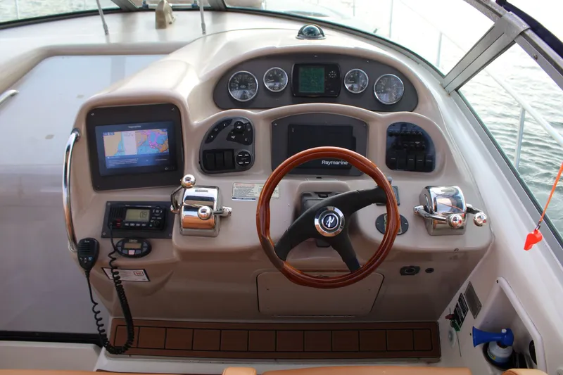 Slide: The Image of Sea Ray 340 Sundancer 2005 - 17