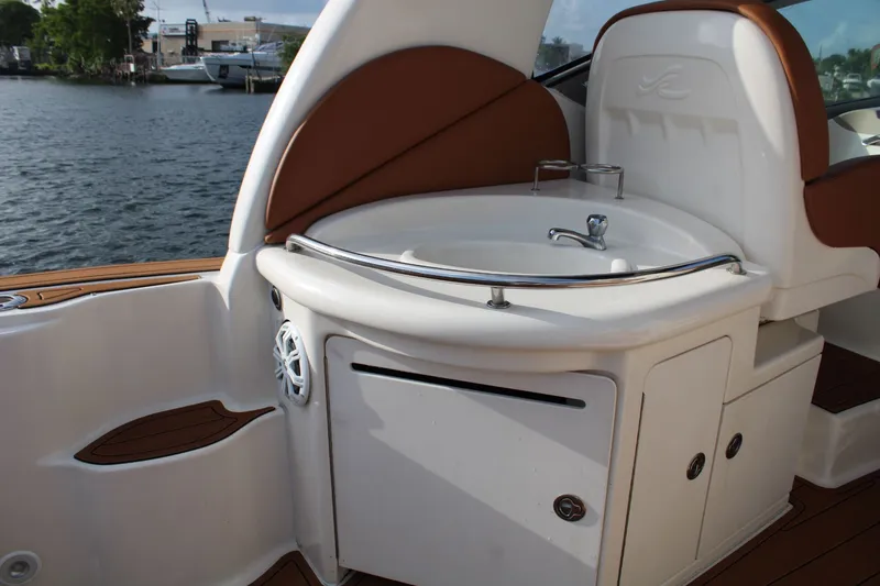 Slide: The Image of Sea Ray 340 Sundancer 2005 - 13