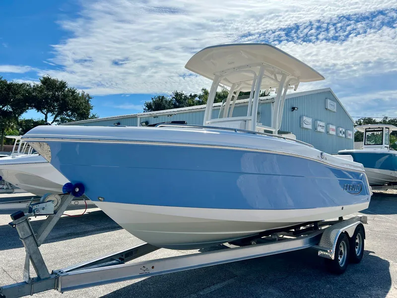 The Image of Robalo R222 2024 - 0