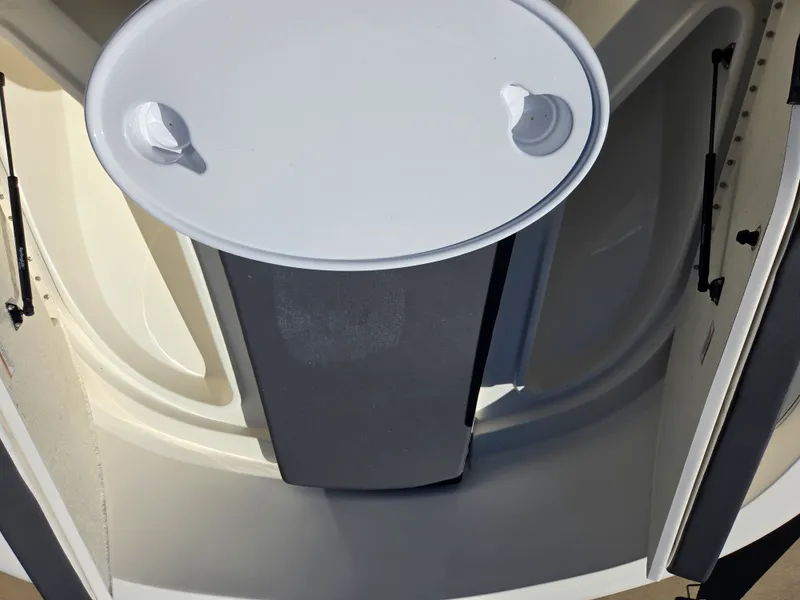 Slide: The Image of Bayliner TROPHY T20CC 2023 - 26