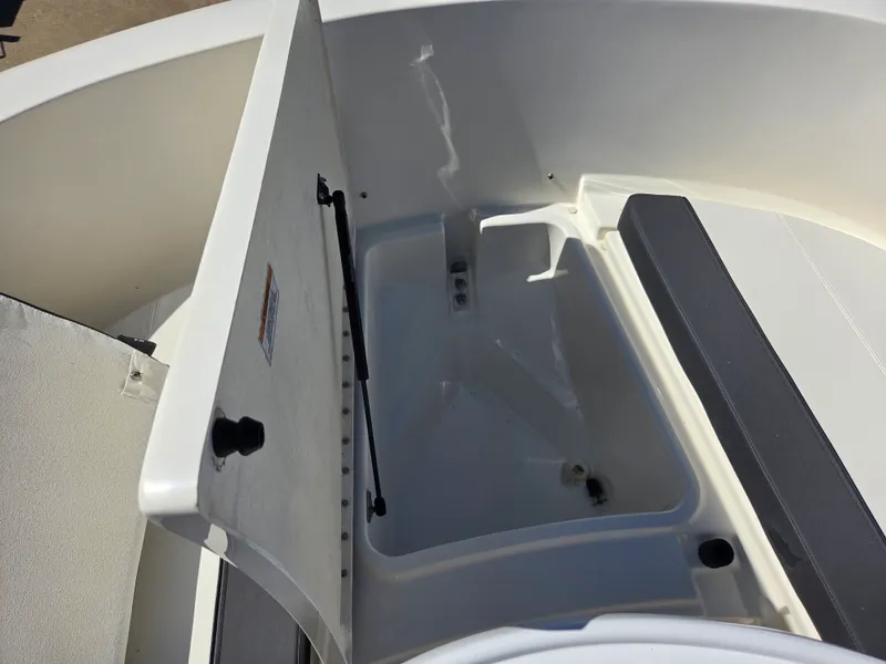 Slide: The Image of Bayliner TROPHY T20CC 2023 - 24