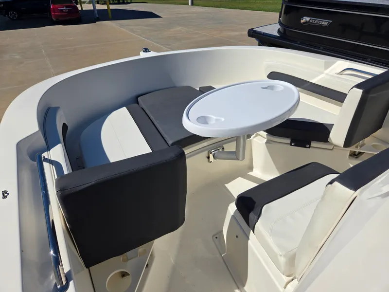 Slide: The Image of Bayliner TROPHY T20CC 2023 - 22