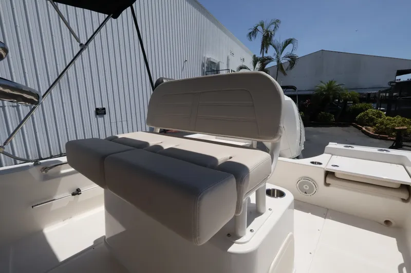 Slide: The Image of Boston Whaler 210 Montauk 2027 - 11