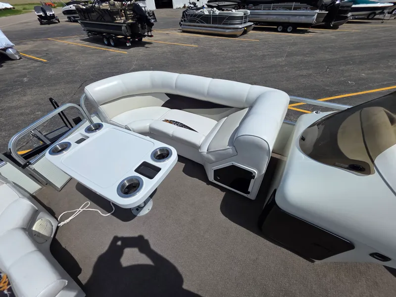 Slide: The Image of Weeres SUNDECK 220 2005 - 15