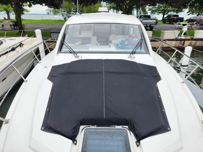 Slide: The Image of Cruisers 390 EXPRESS COUPE 2018 - 19