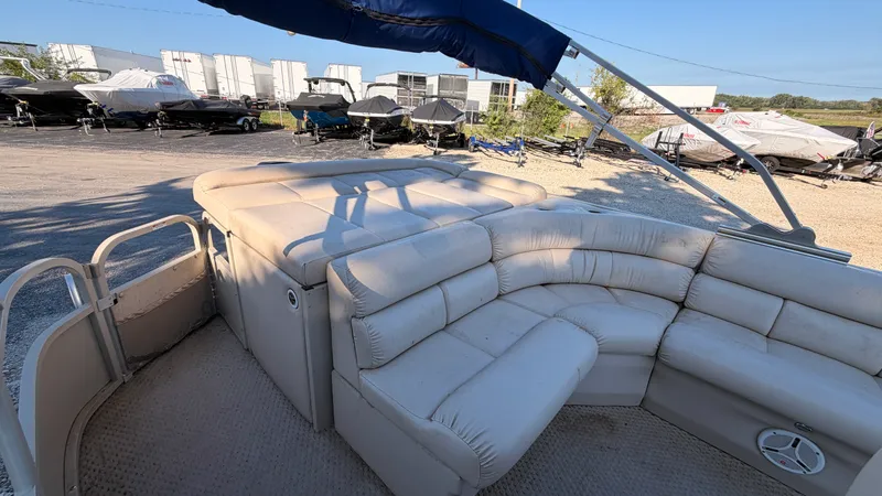 Slide: The Image of Bentley Pontoons PRESTIGE 250 LC 2008 - 25