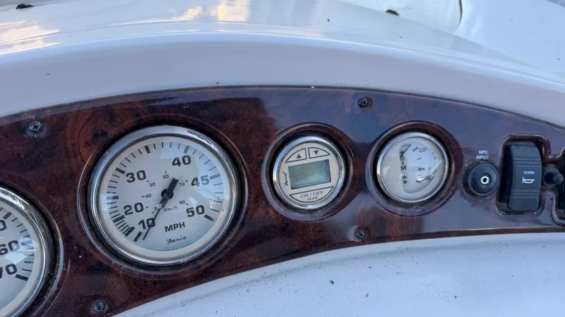 Slide: The Image of Bentley Pontoons PRESTIGE 250 LC 2008 - 20