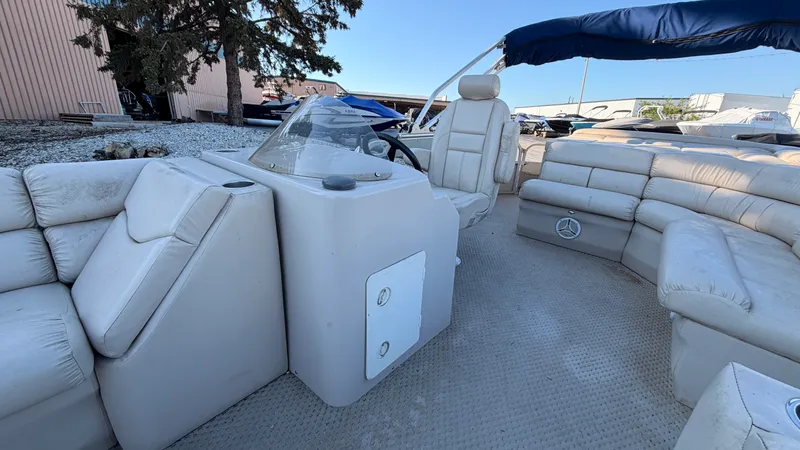 Slide: The Image of Bentley Pontoons PRESTIGE 250 LC 2008 - 14