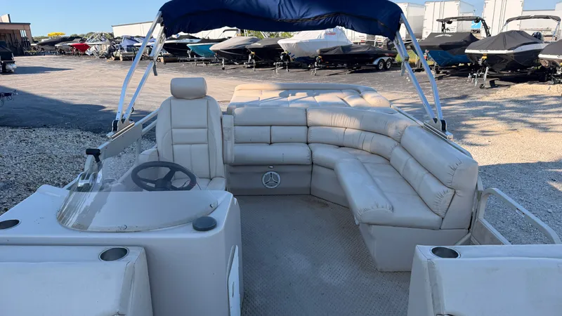 Slide: The Image of Bentley Pontoons PRESTIGE 250 LC 2008 - 13