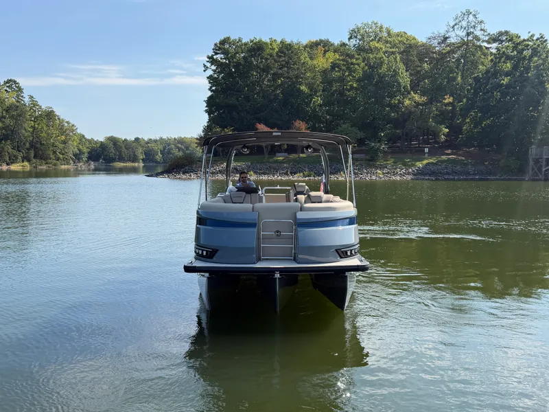 Slide: The Image of Harris Grand Mariner 250 2027 - 3